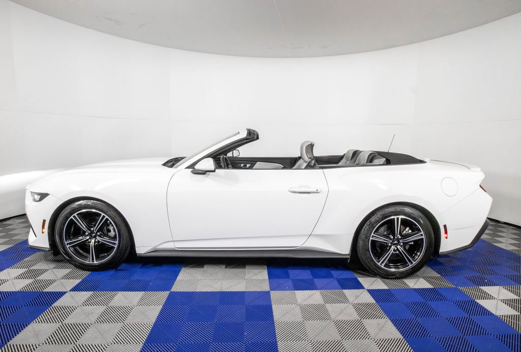 Used 2024 Ford Mustang Premium image 9