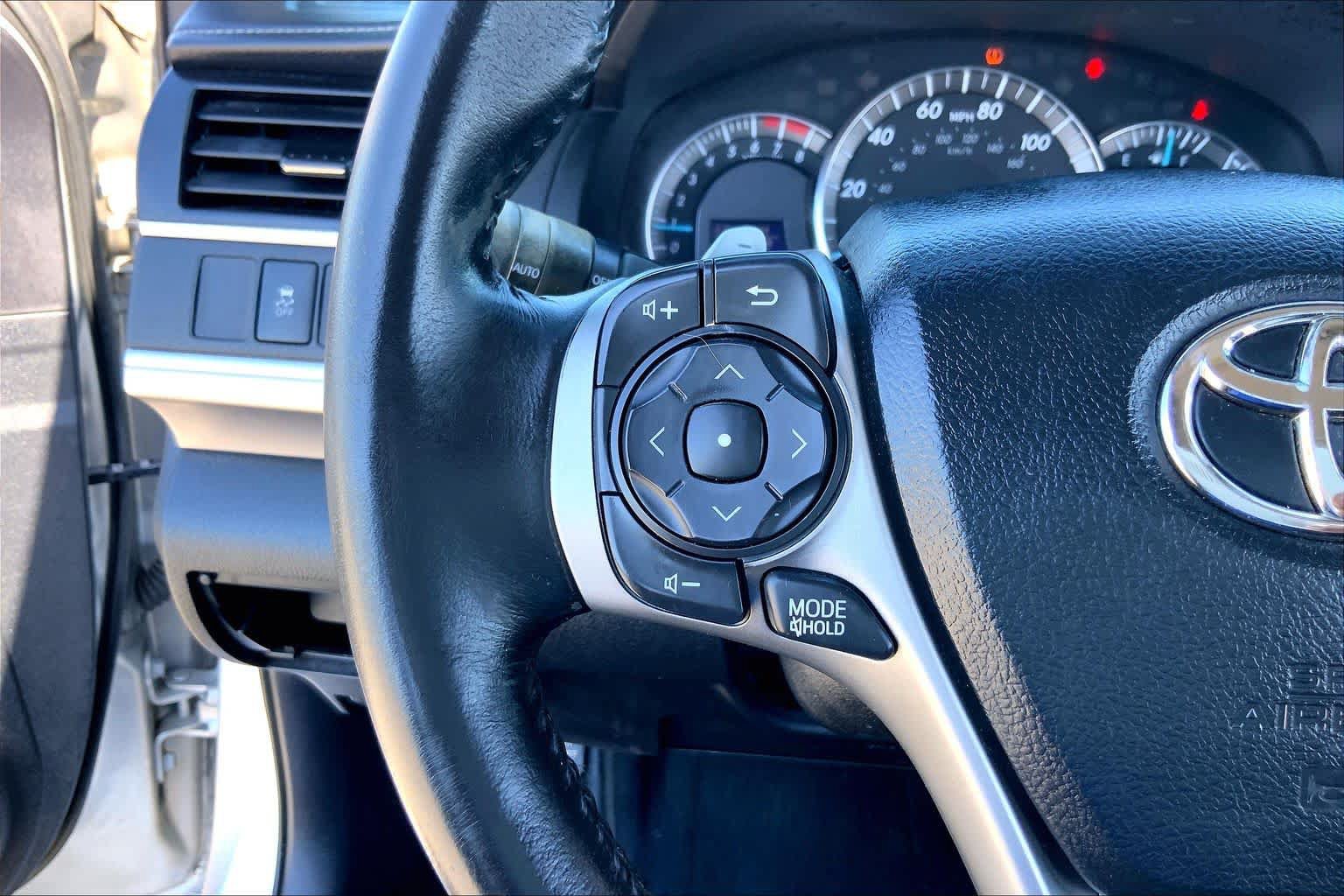 Used 2013 Toyota Camry SE FWD image 23