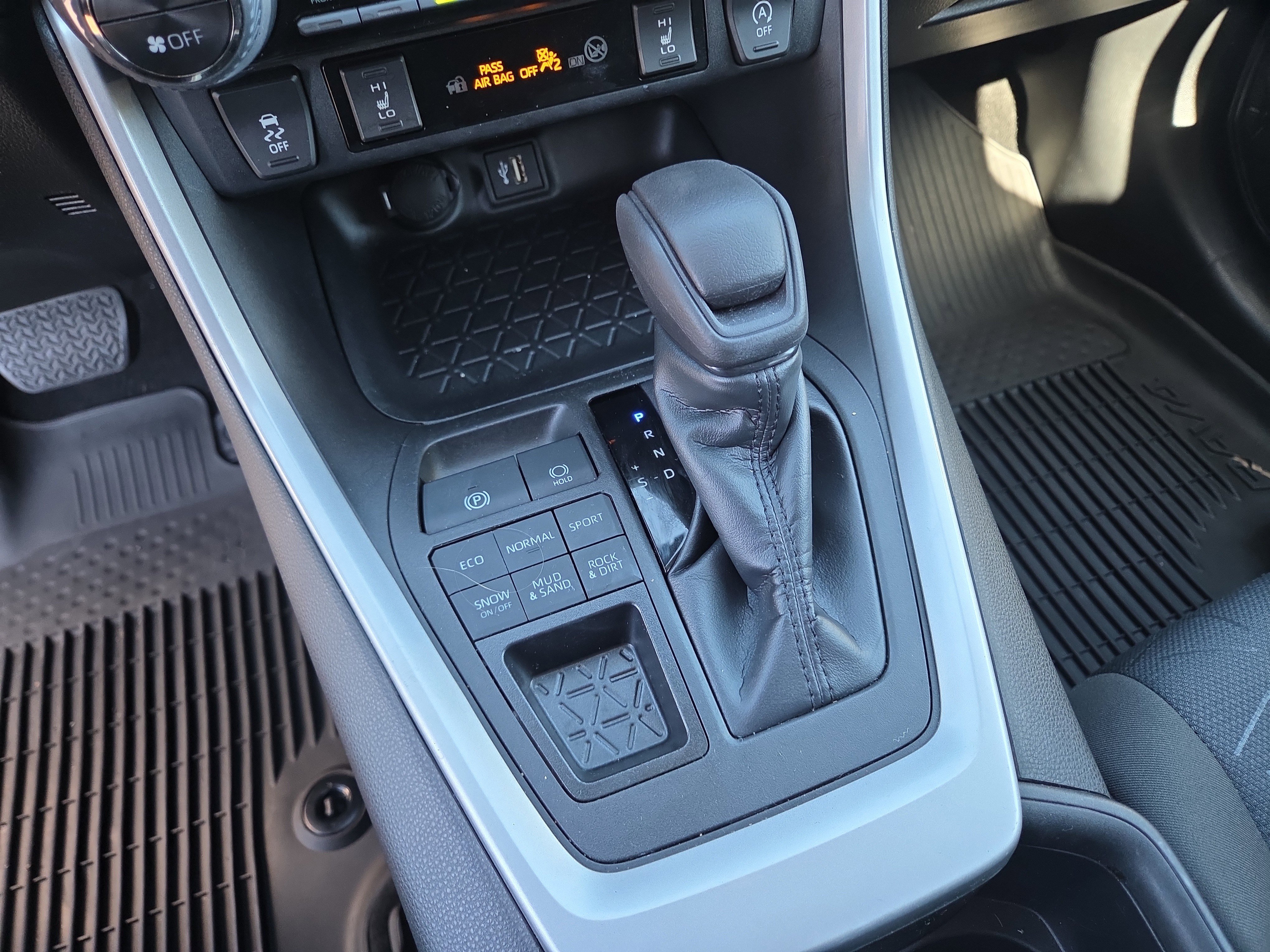 Certified 2023 Toyota RAV4 XLE w/ Convenience Package image 25