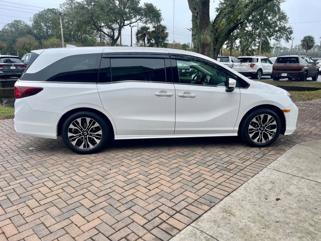 Used 2025 Honda Odyssey Elite image 7