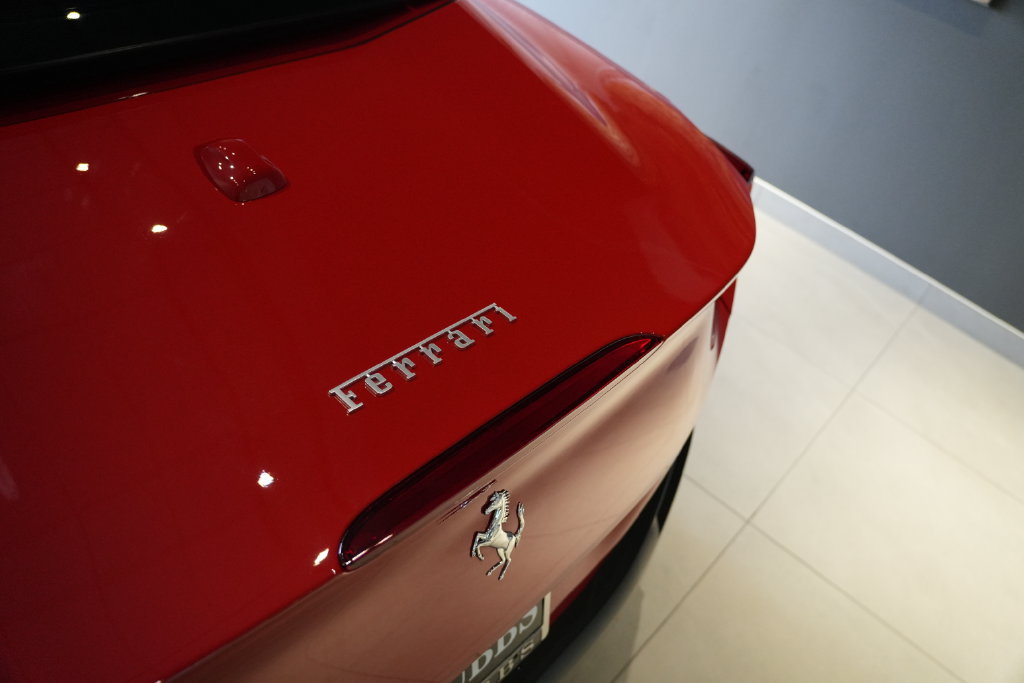 Used 2019 Ferrari Portofino RWD image 14