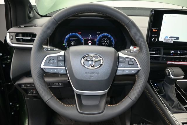 Used 2026 Toyota Sienna XLE Woodland Edition AWD/4WD image 5
