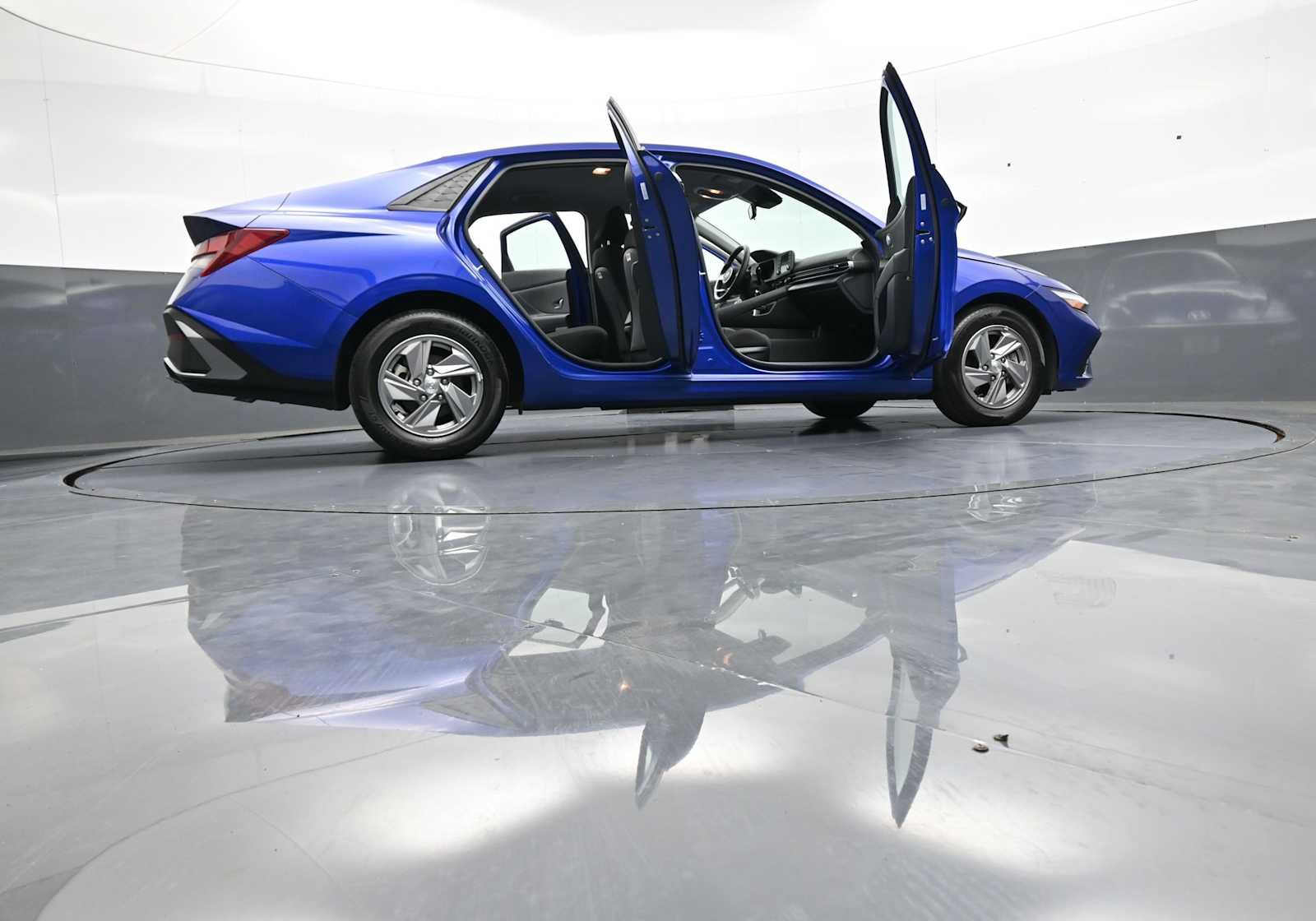 Certified 2025 Hyundai Elantra SE FWD image 46
