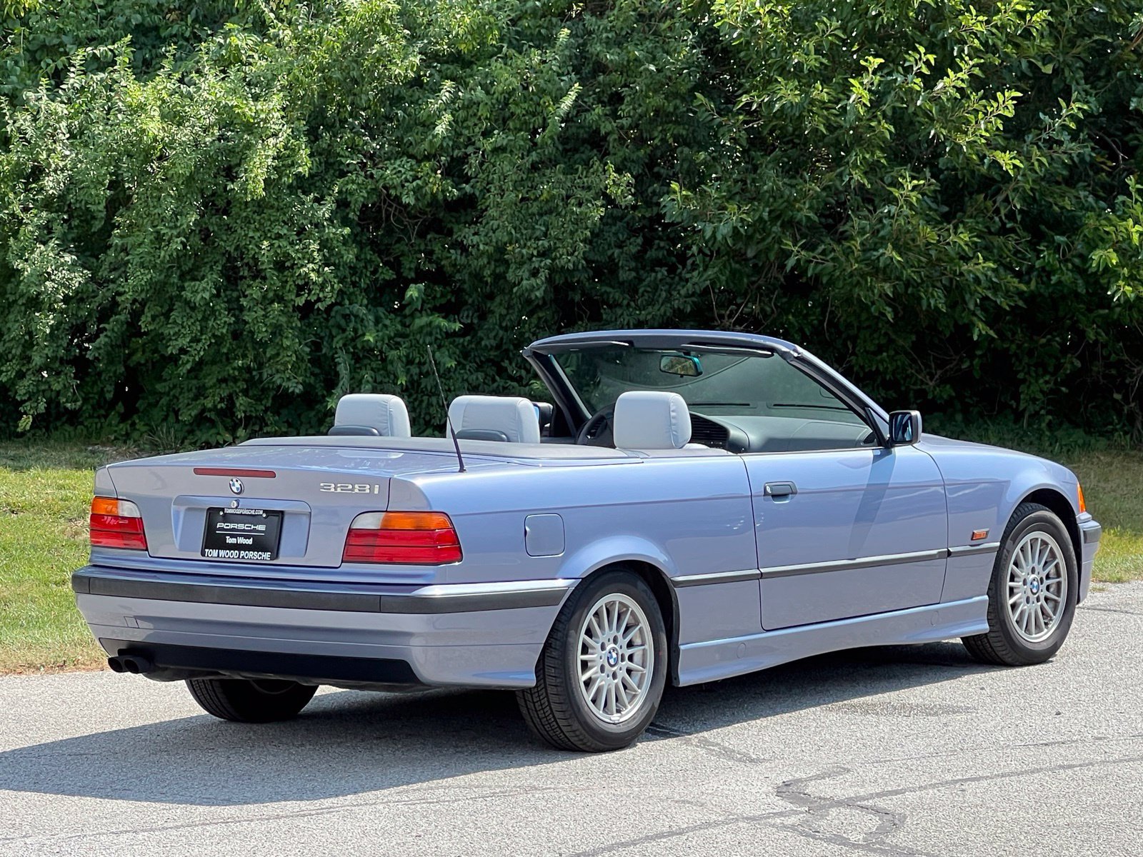 Used 1996 BMW 328i Convertible RWD image 12