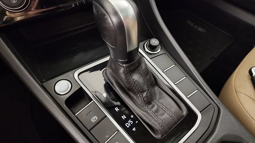 Used 2020 Volkswagen Jetta SEL FWD image 26