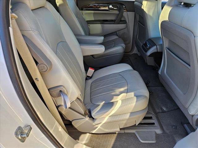 Used 2017 Buick Enclave Premium image 18