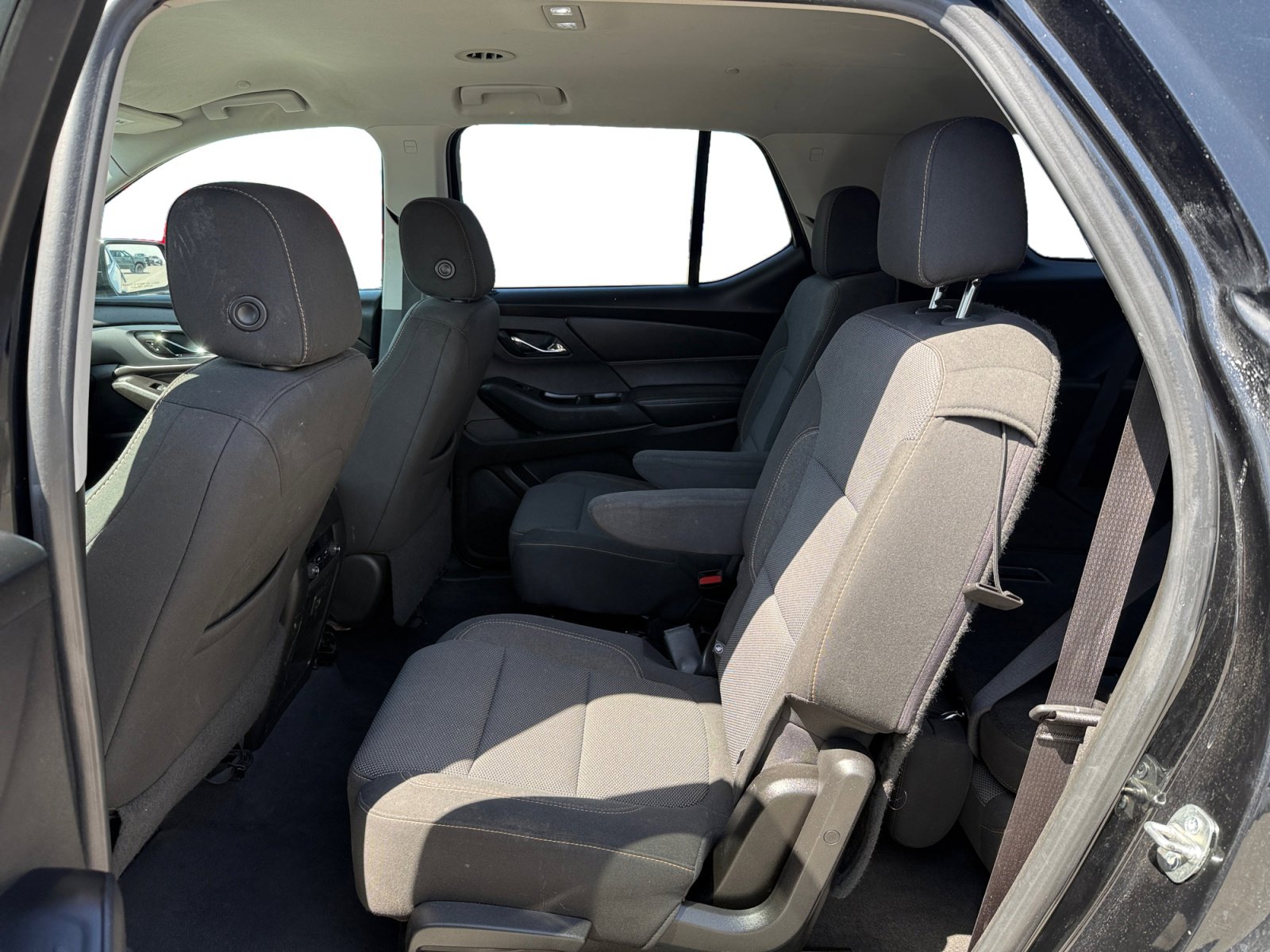 Used 2020 Chevrolet Traverse LT FWD image 16