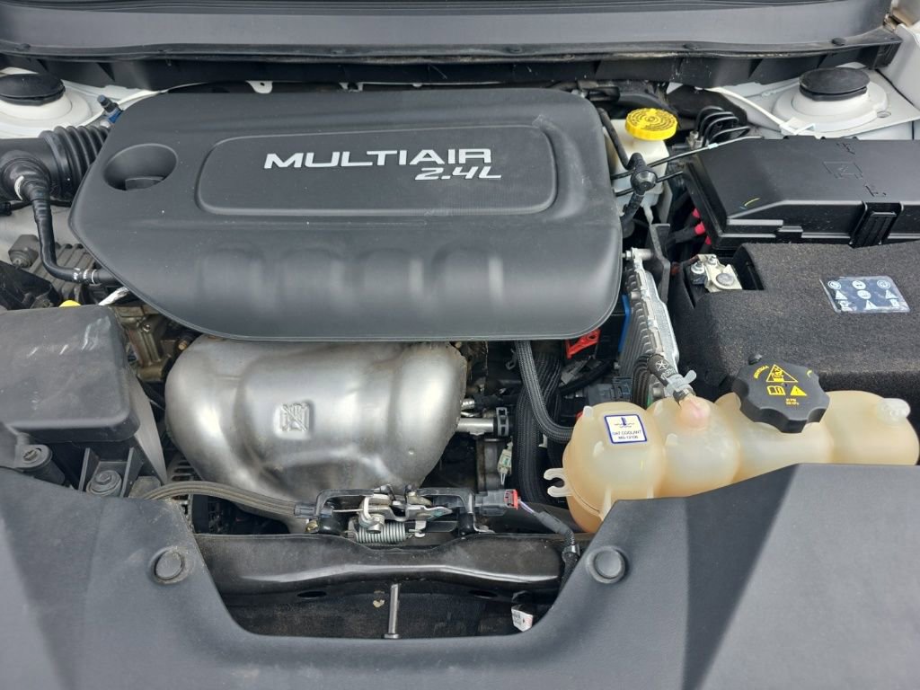 Used 2019 Jeep Cherokee Latitude w/ Popular Appearance Group image 30