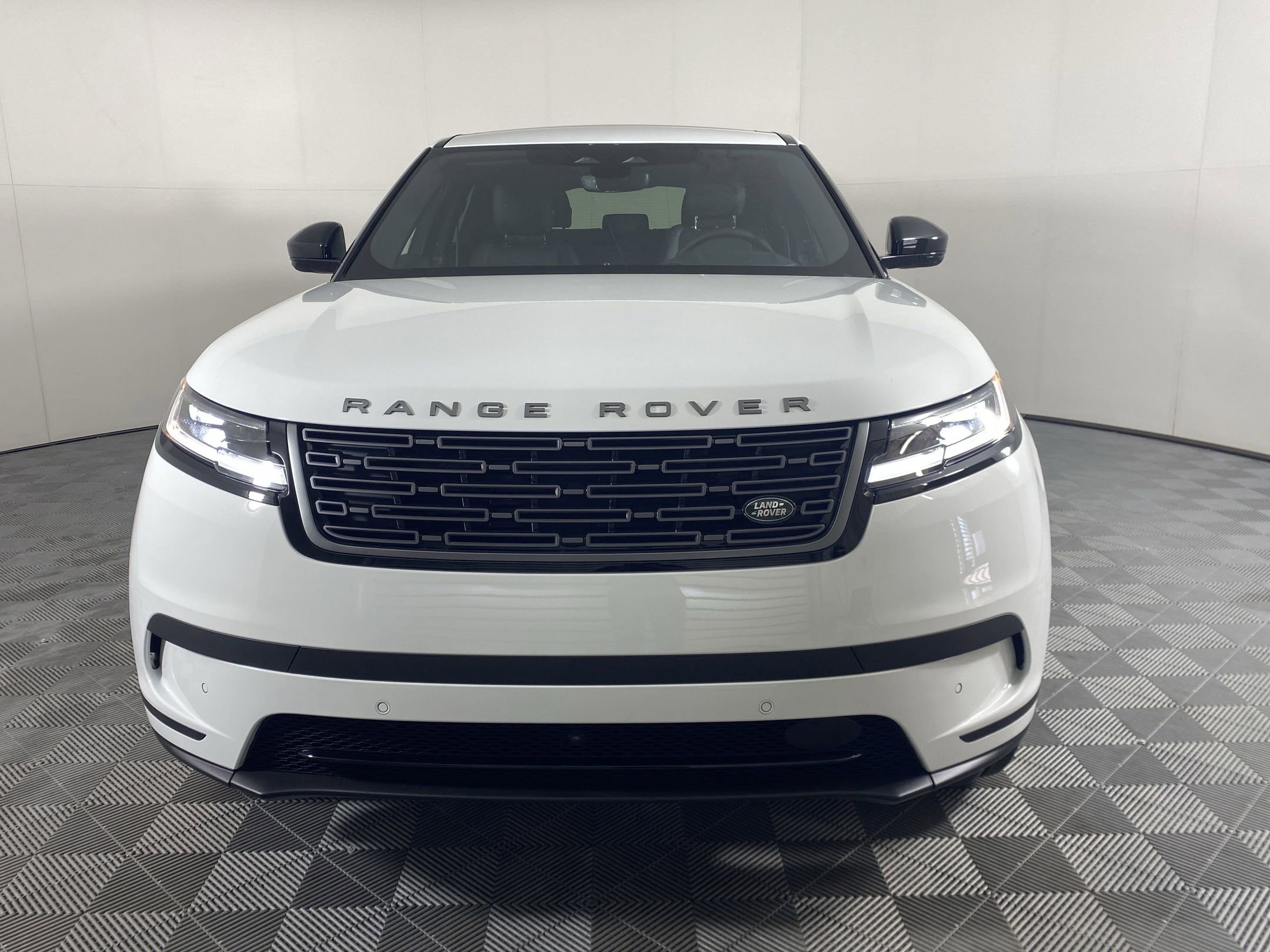 Used 2026 Land Rover Range Rover Velar S image 4