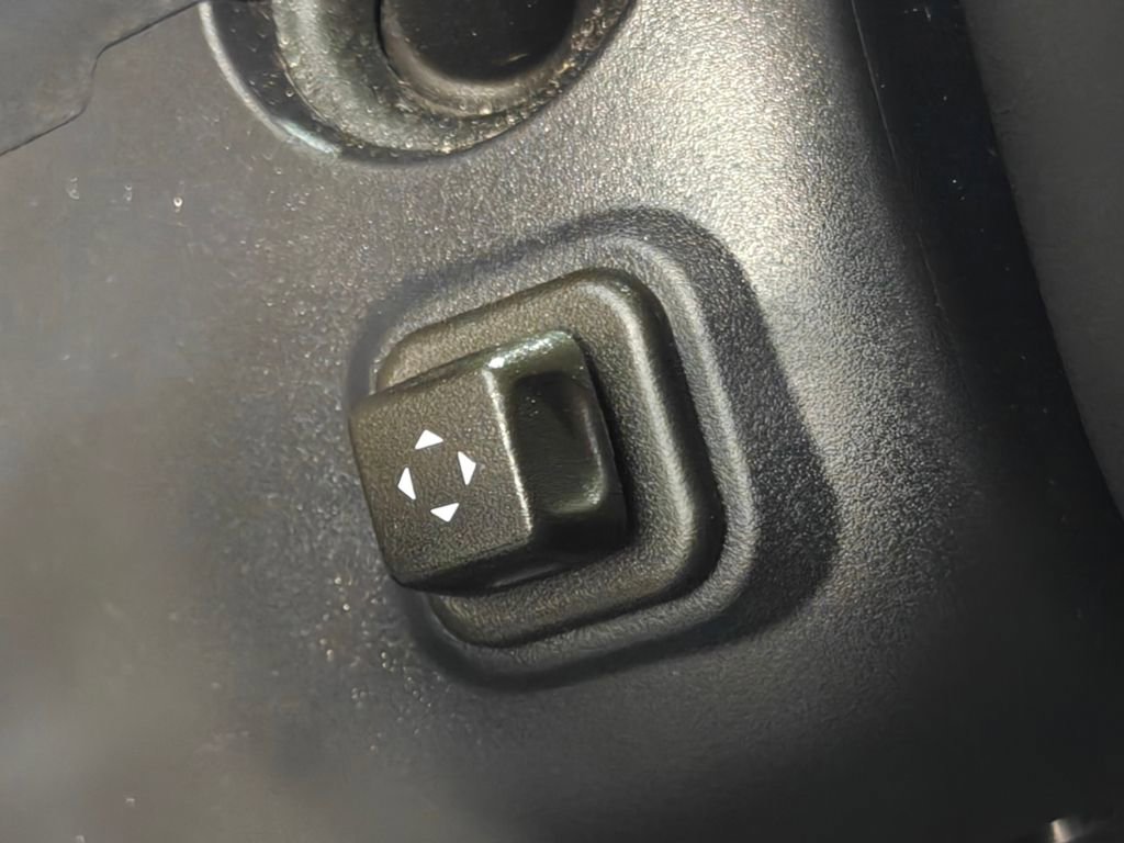 Used 2016 Cadillac Escalade ESV Luxury image 13