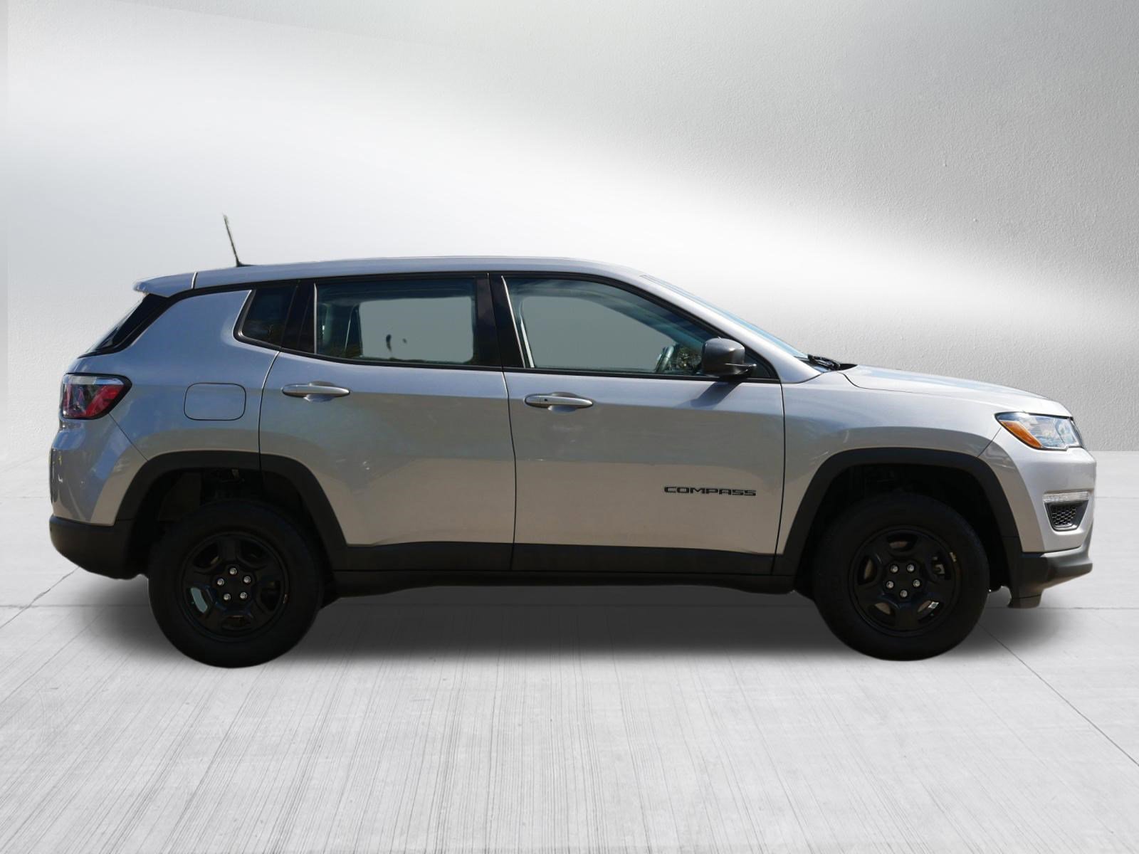 Used 2018 Jeep Compass Sport w/ Tech Group AWD/4WD image 8