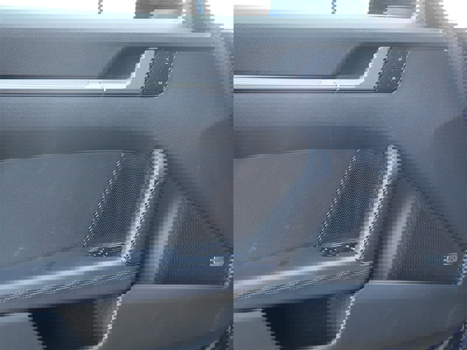 Certified 2023 Porsche 911 Carrera image 9