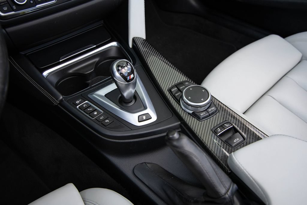 Used 2016 BMW M4 Convertible RWD image 20