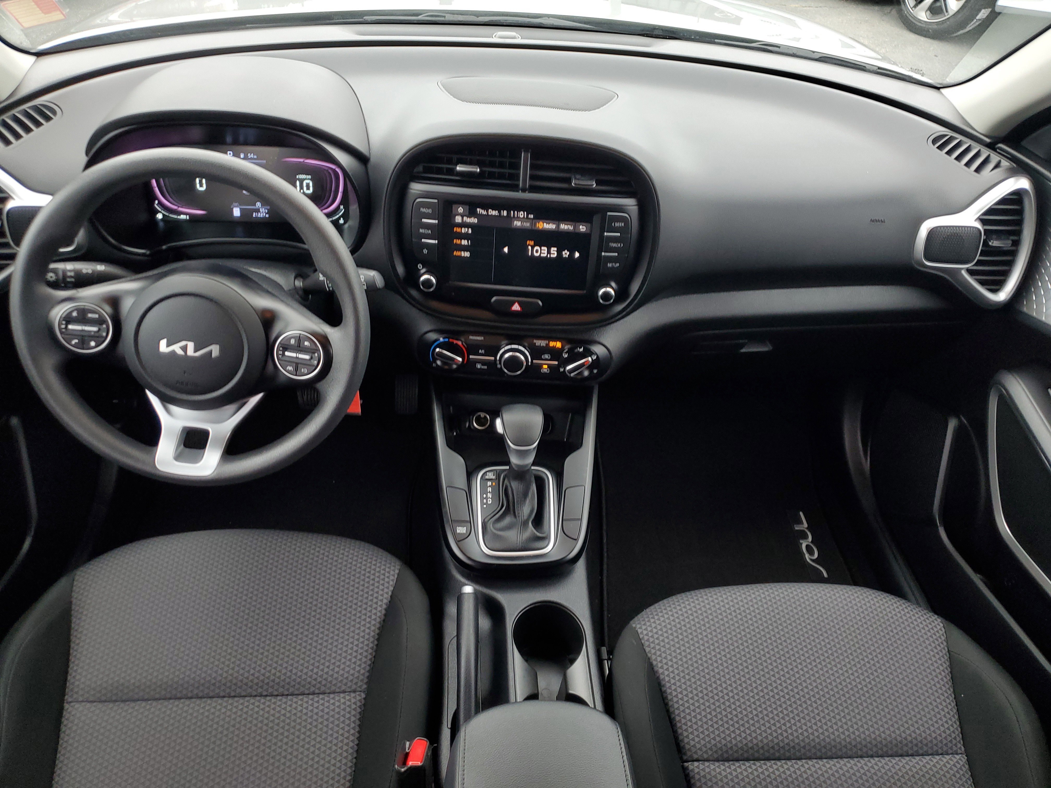 Used 2023 Kia Soul LX image 15