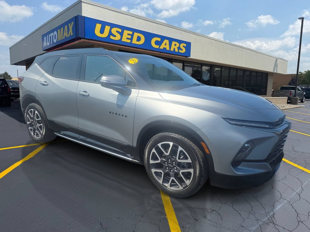 Used 2025 Chevrolet Blazer RS w/ Driver Confidence II Package AWD/4WD image 4