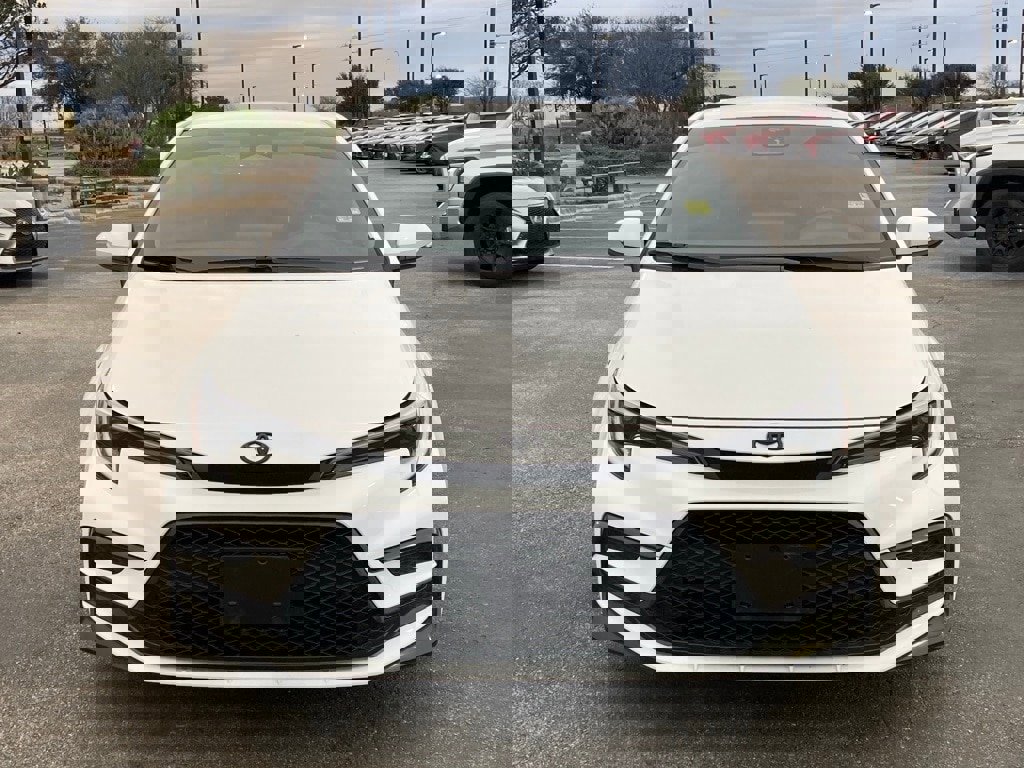 Used 2025 Toyota Corolla SE image 2