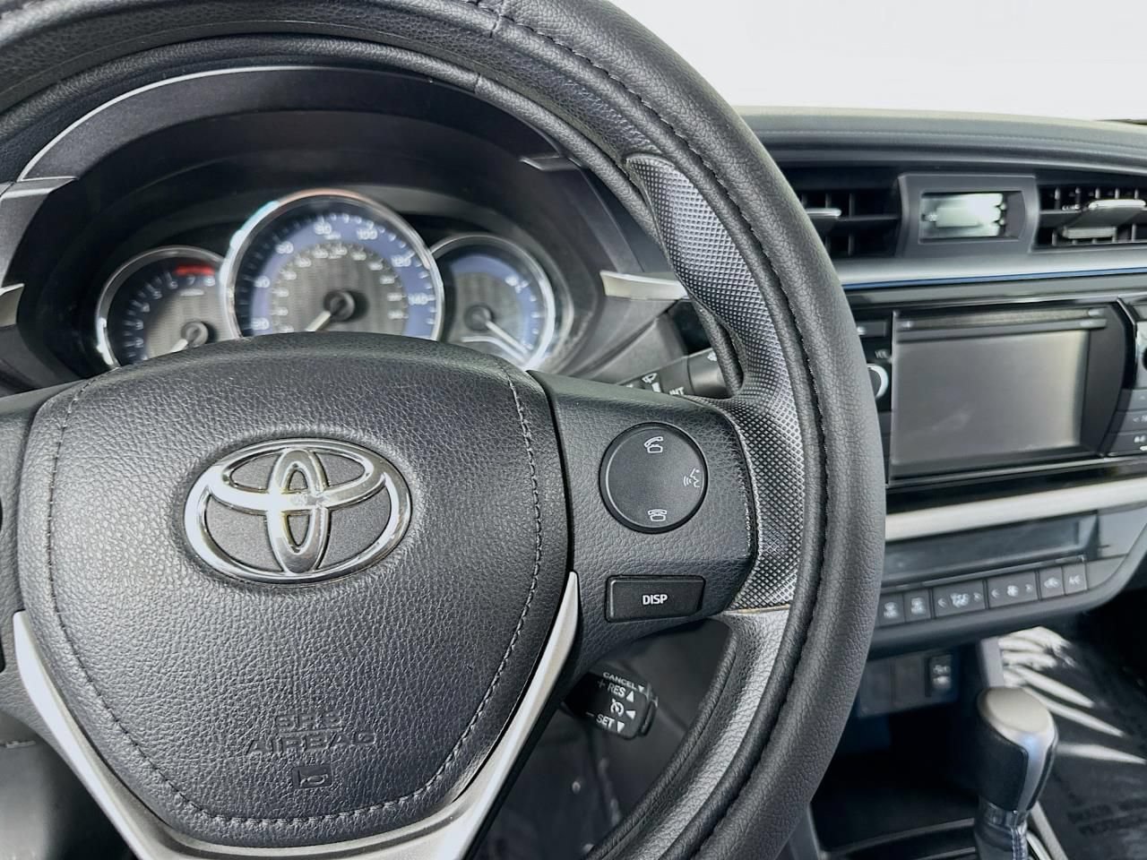 Used 2016 Toyota Corolla LE FWD image 38