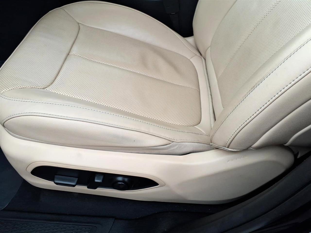 Used 2023 Jeep Grand Cherokee Limited w/ Luxury Tech Group II image 7