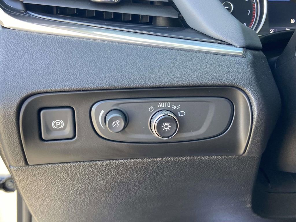 Used 2020 Buick Enclave Essence w/ Sport Touring Edition image 29