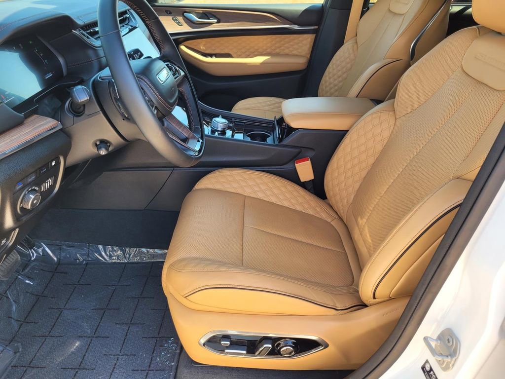 Used 2022 Jeep Grand Cherokee Summit w/ Advanced Protech Group IV image 10