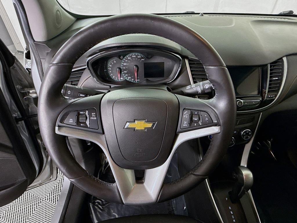 Used 2018 Chevrolet Trax LT w/ LT Convenience Package image 18