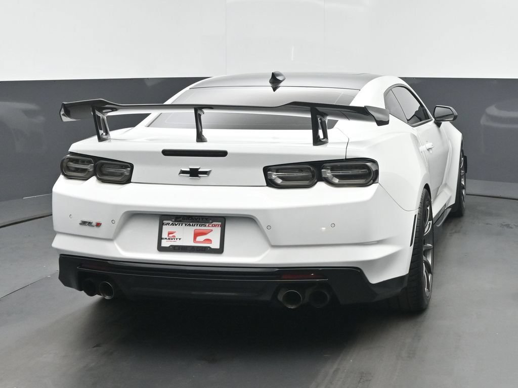Used 2019 Chevrolet Camaro ZL1 RWD image 4