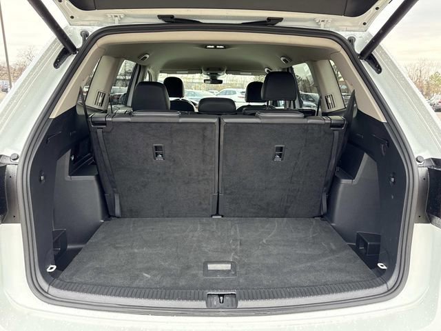 Certified 2025 Volkswagen Atlas SE image 6