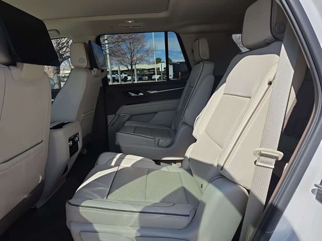 Used 2021 GMC Yukon Denali w/ Denali Premium Package image 17