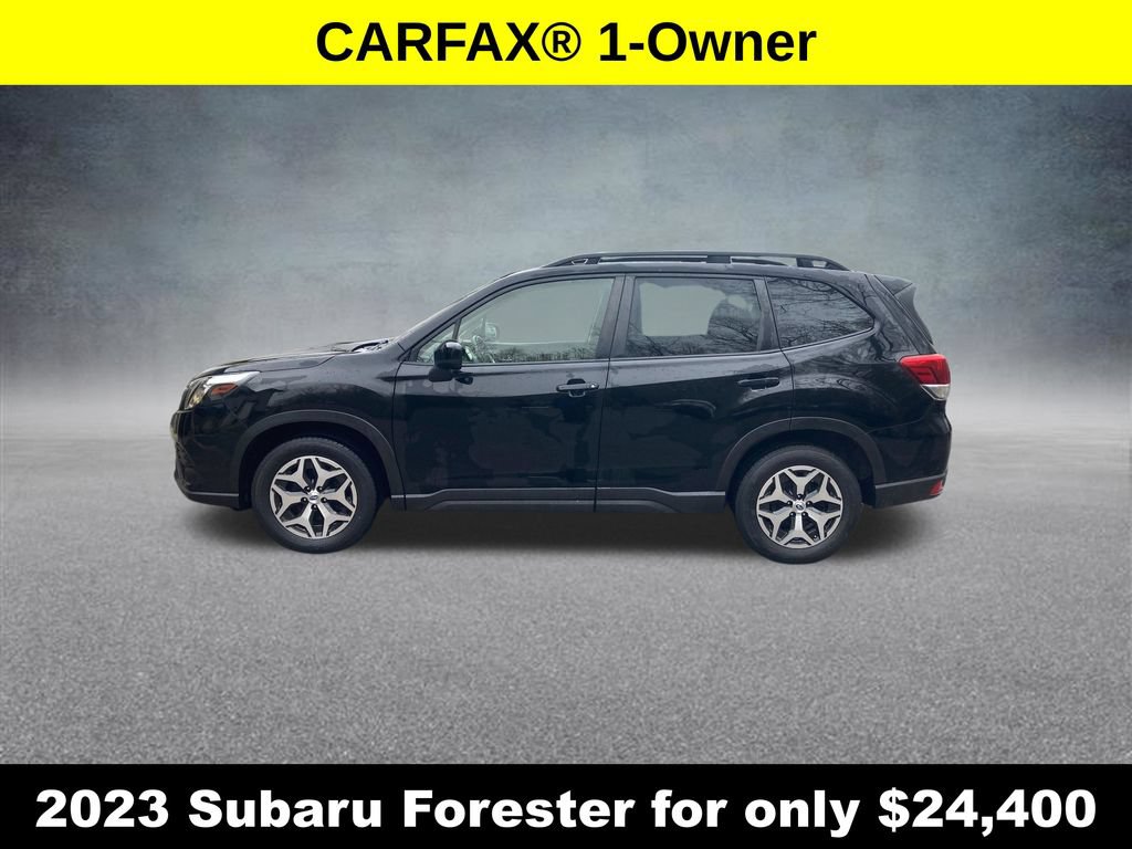 Used 2023 Subaru Forester Premium AWD/4WD image 2