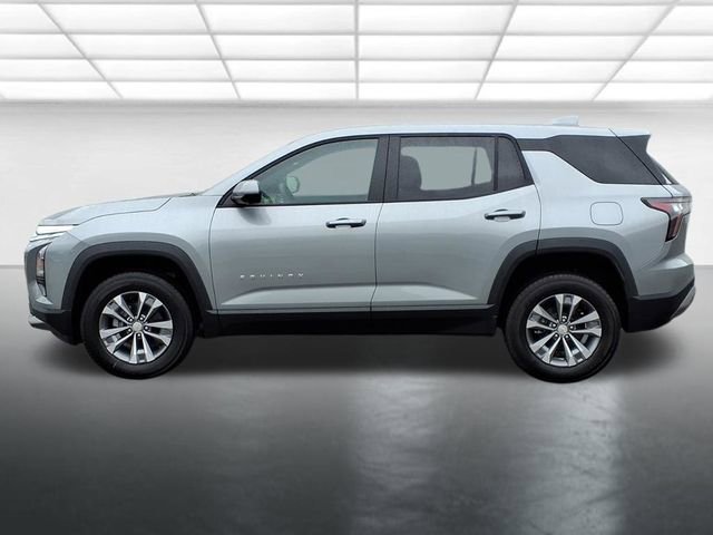New 2026 Chevrolet Equinox LT w/ Safety and Technology Package FWD image 2