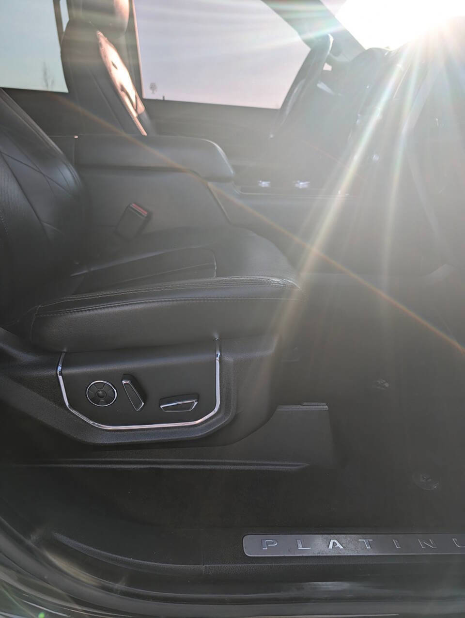 Used 2018 Ford Expedition Platinum AWD/4WD image 37