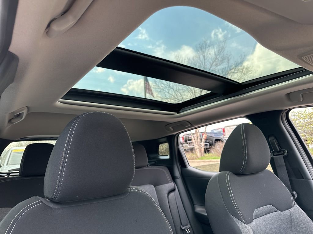 Used 2025 Nissan Kicks SV w/ SV Premium Package image 28