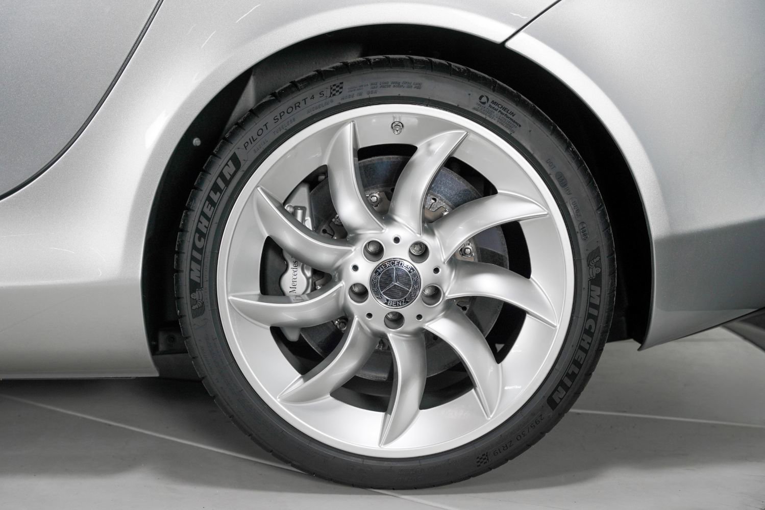 Used 2005 Mercedes-Benz SLR Coupe image 23