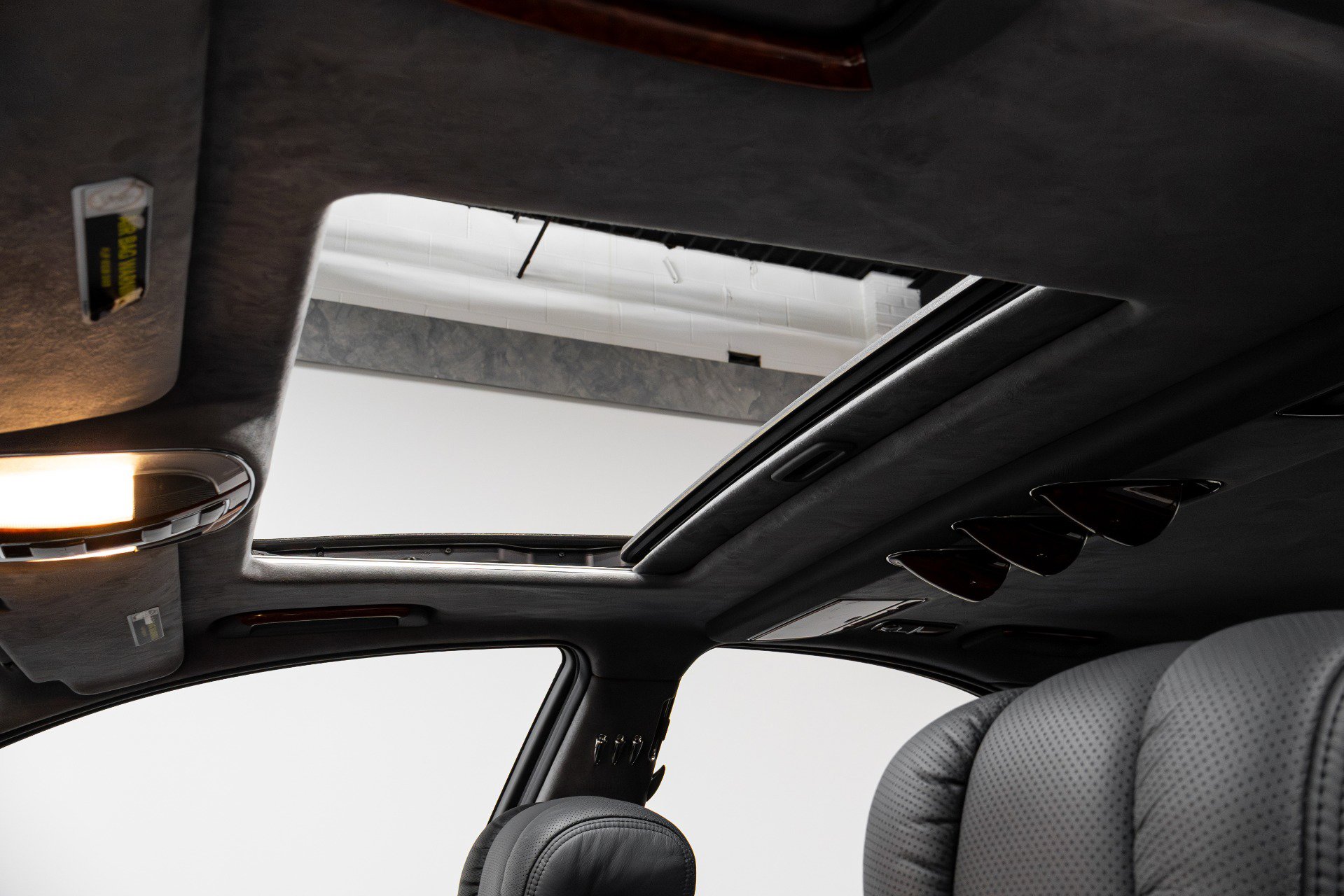 Used 2004 Maybach 57 image 44