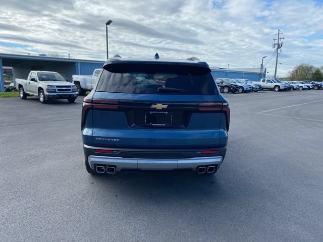Used 2025 Chevrolet Traverse LT FWD image 9