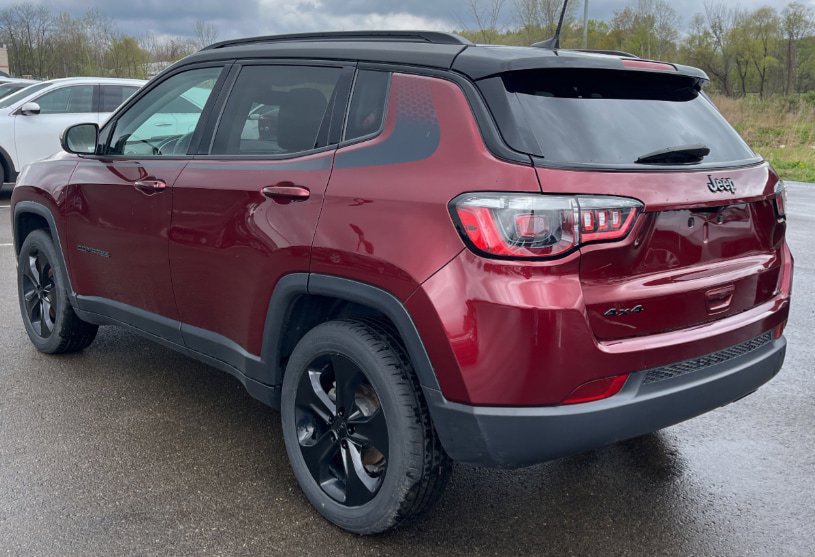 Used 2021 Jeep Compass Latitude w/ Sun and Sound Group AWD/4WD image 5