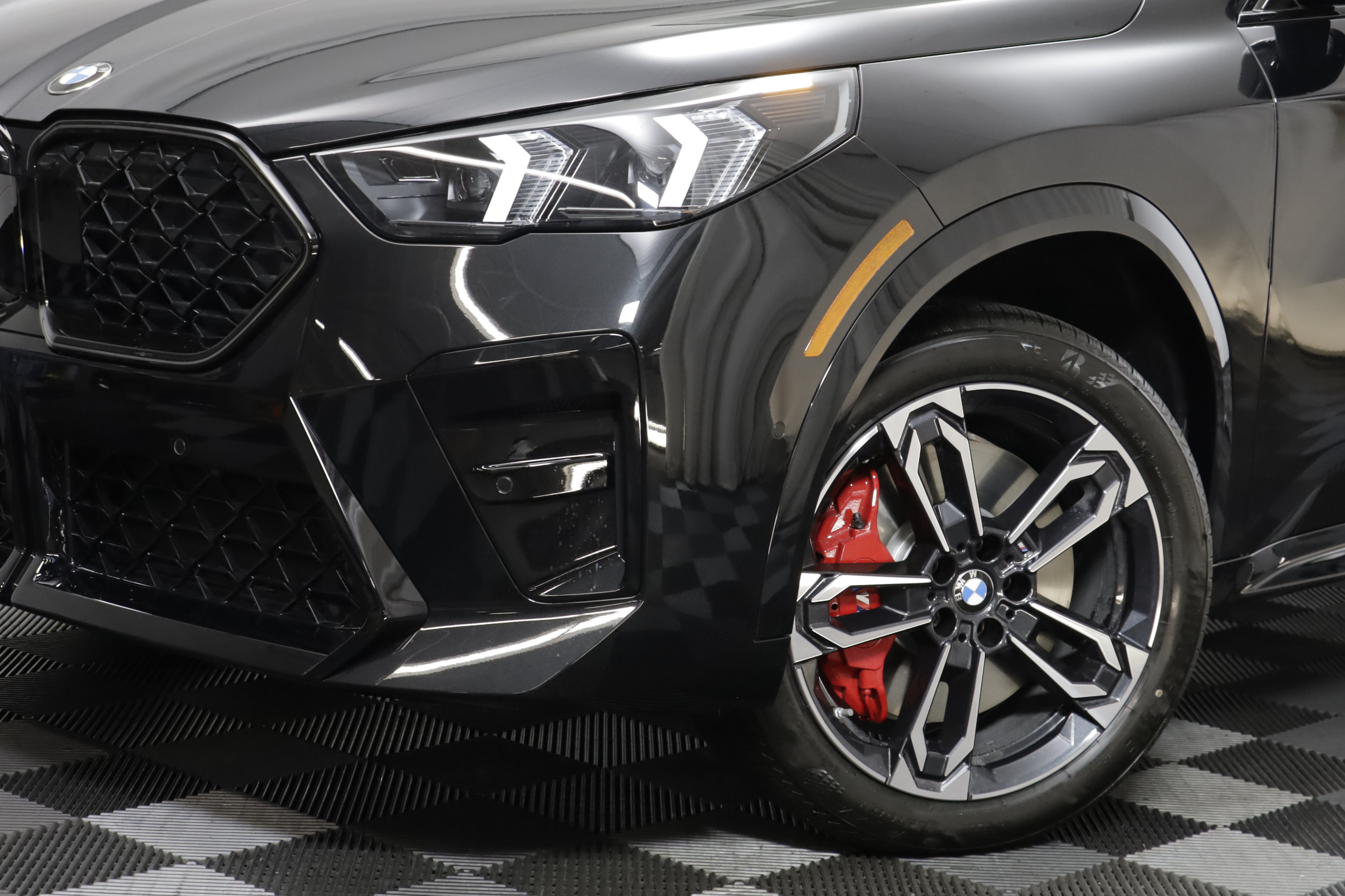 New 2027 BMW X2 xDrive28i w/ Technology Package AWD/4WD image 4