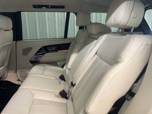 Used 2025 Land Rover Range Rover Long Wheelbase SE image 13