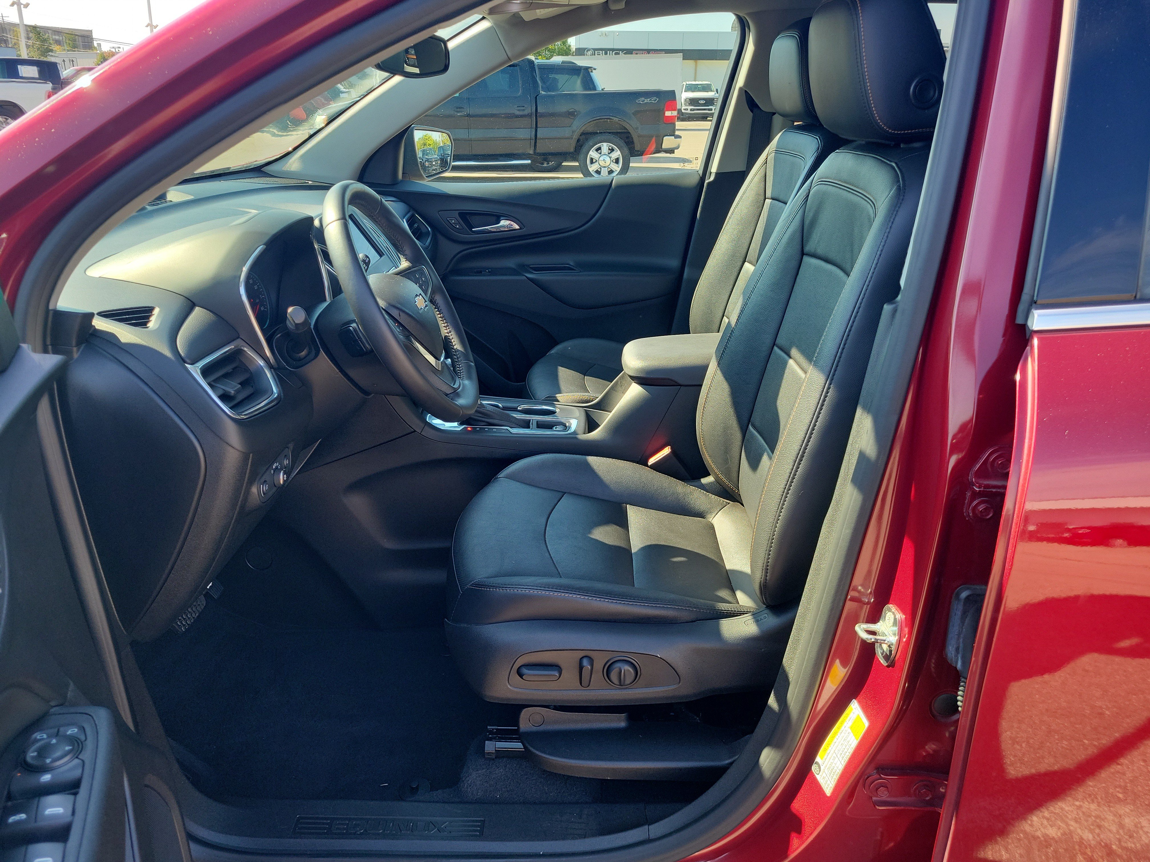 Used 2020 Chevrolet Equinox LT w/ Sport Edition FWD image 16