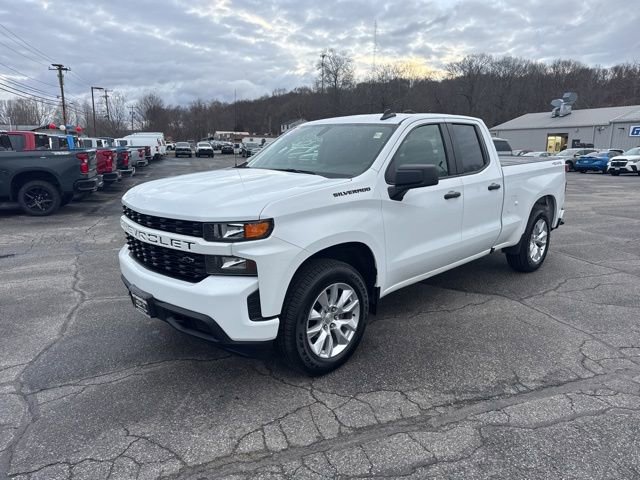 Used 2021 Chevrolet Silverado 1500 Custom w/ LPO, Dark Essentials Package image 4