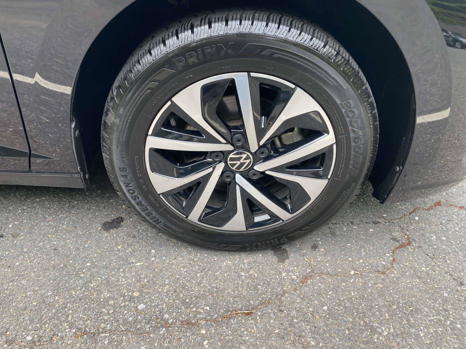 Certified 2024 Volkswagen Jetta S FWD image 29