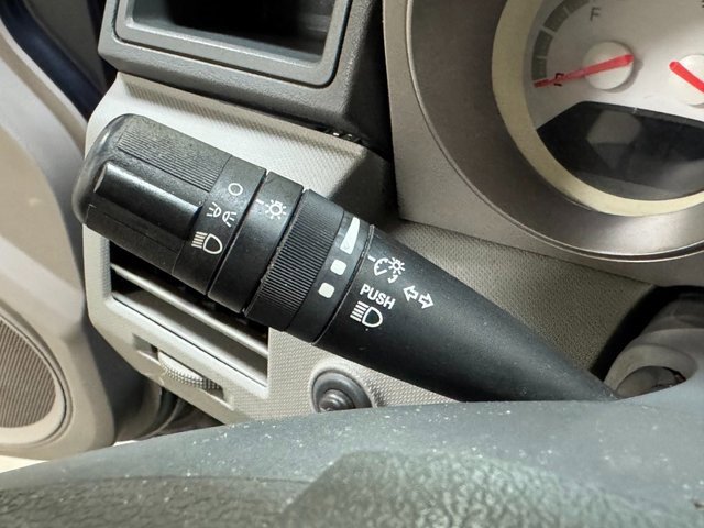 Used 2008 Dodge Avenger SE image 29