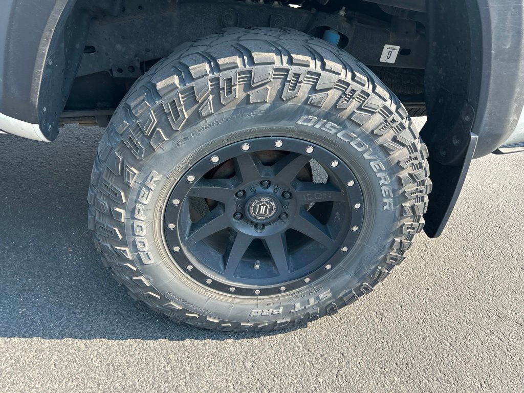 Used 2020 Toyota Tacoma TRD Off-Road AWD/4WD image 14