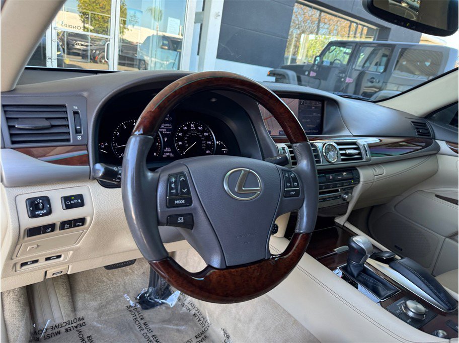 Used 2014 Lexus LS 460 w/ Comfort Package image 25