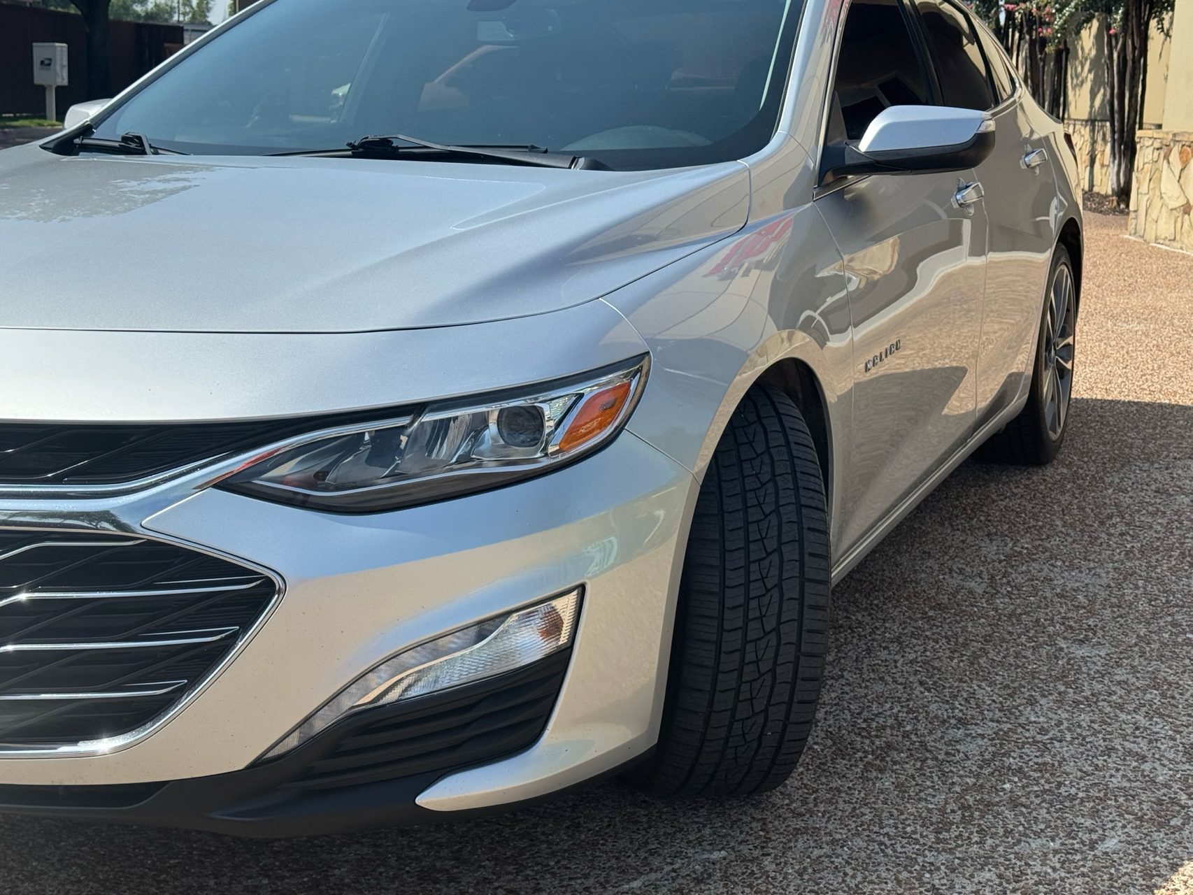 Used 2020 Chevrolet Malibu Premier FWD image 3