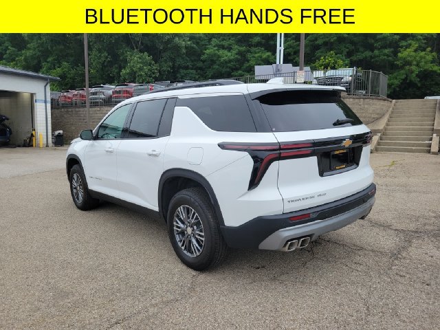 Used 2026 Chevrolet Traverse LT AWD/4WD image 3