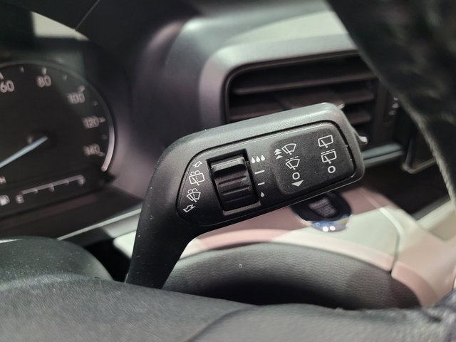 Used 2022 Ford Explorer XLT image 42