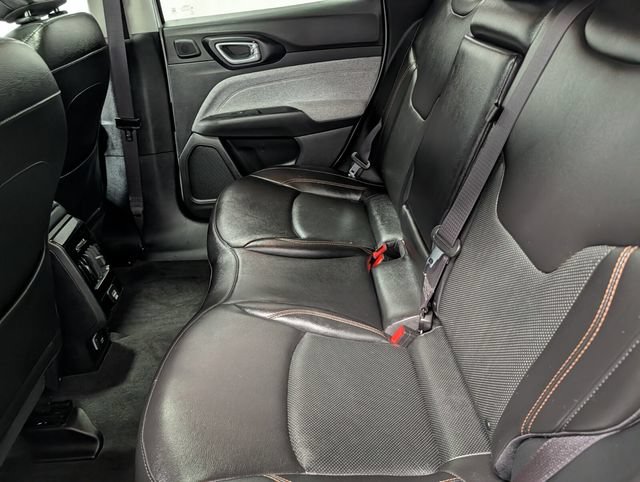 Used 2022 Jeep Compass Latitude w/ Sun and Sound Group AWD/4WD image 12