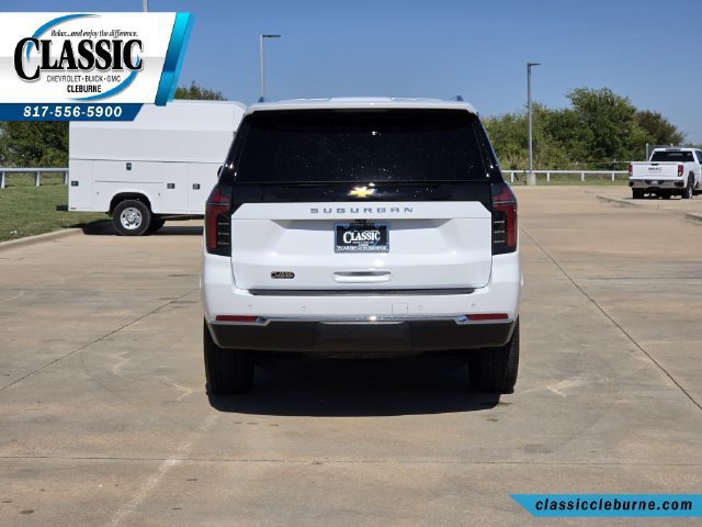 Used 2025 Chevrolet Suburban LS RWD image 9