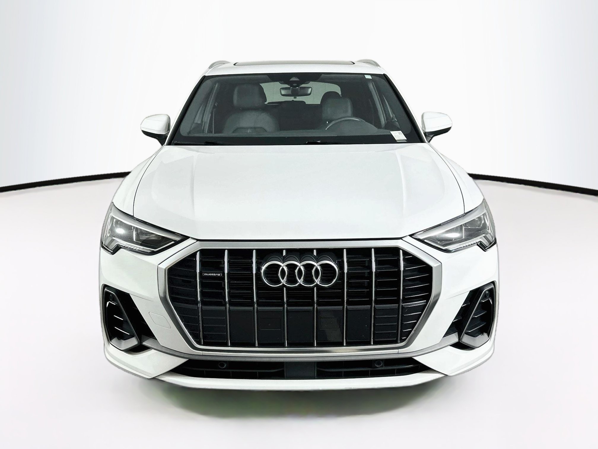 Used 2025 Audi Q3 2.0T Premium AWD/4WD image 2